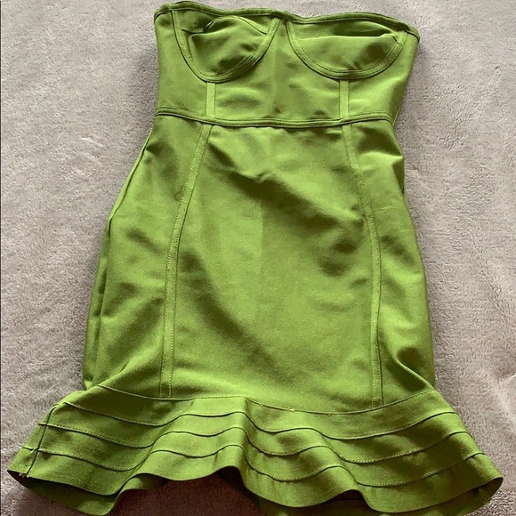 Missguided Dresses & Skirts - Missguided Frill Hem Bodycon Dress US 4